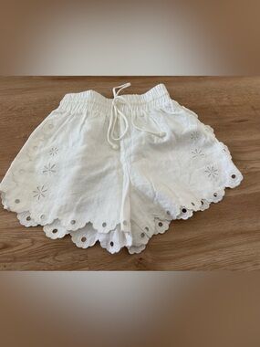 Farm Rio White Linen Eyelet Scallop Hem Shorts